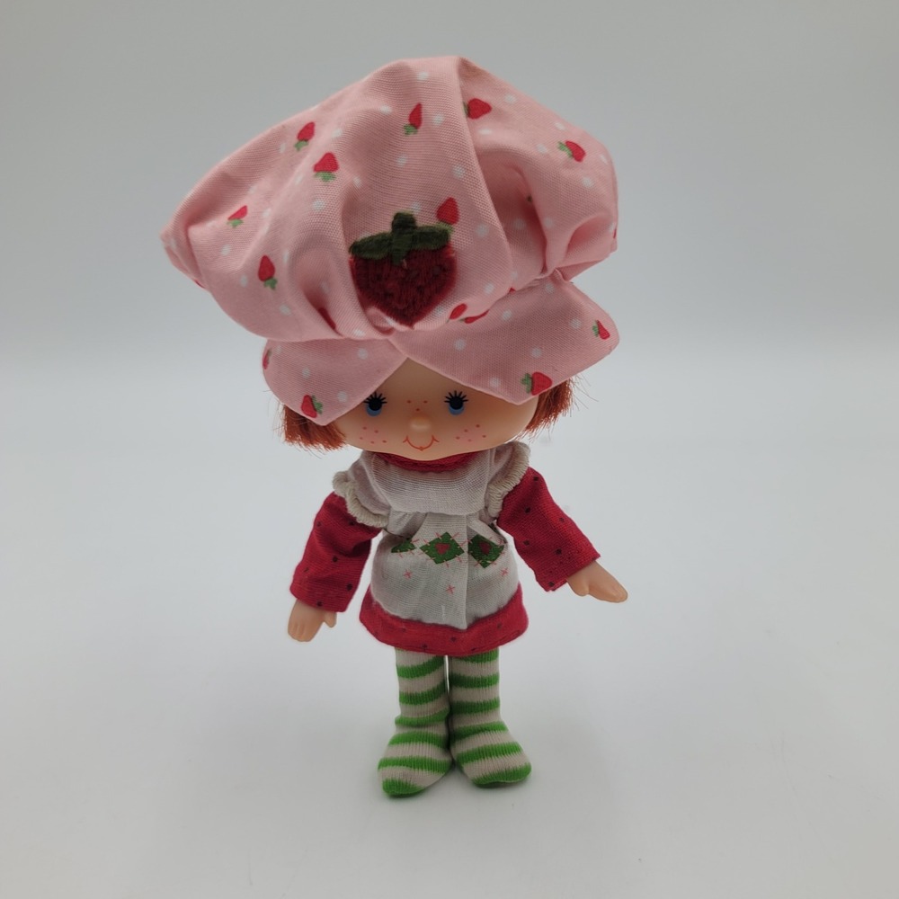 Vintage Strawberry Shortcake Doll Flat Hands No Date Stamp Hat‎ Outfit No Shoes